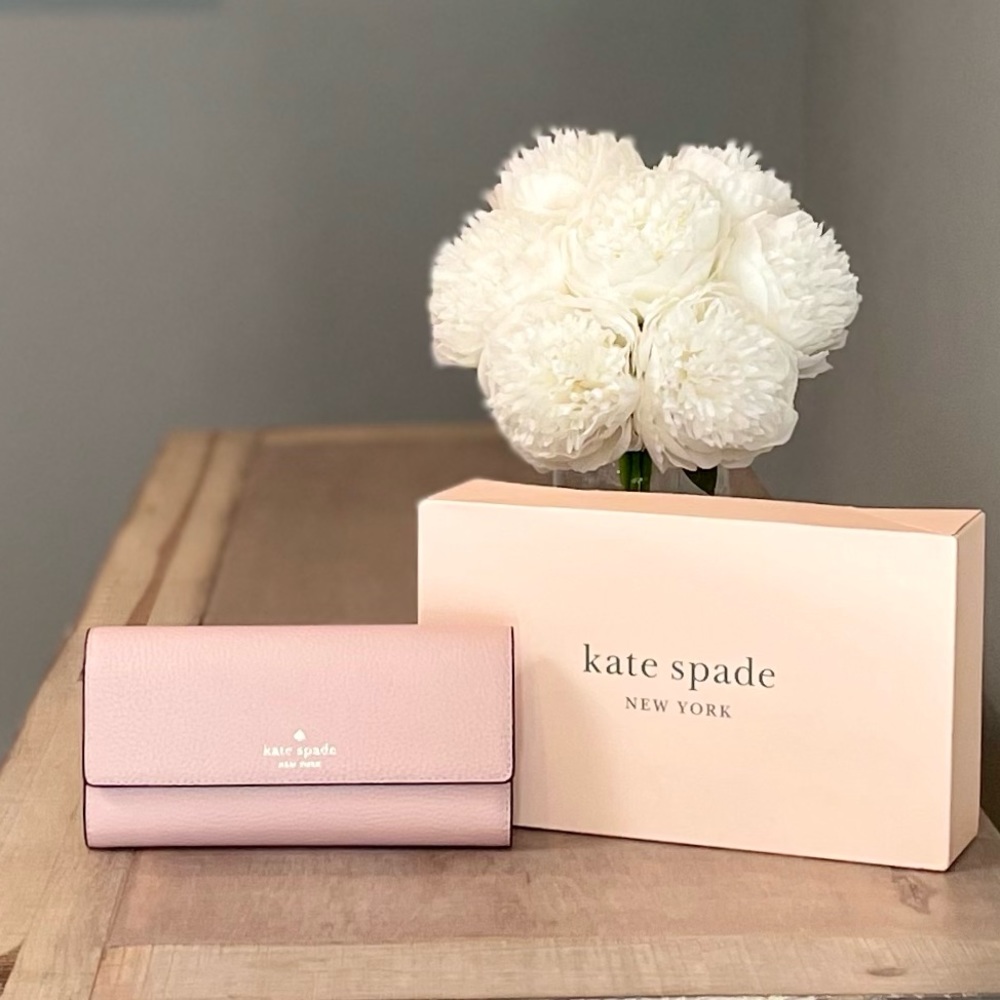 🌻 Kate Spade Large Leather Wallet NWT